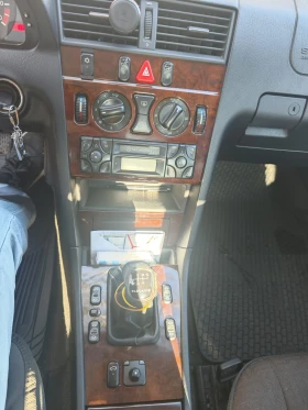 Mercedes-Benz C 180 Елеганс, снимка 2