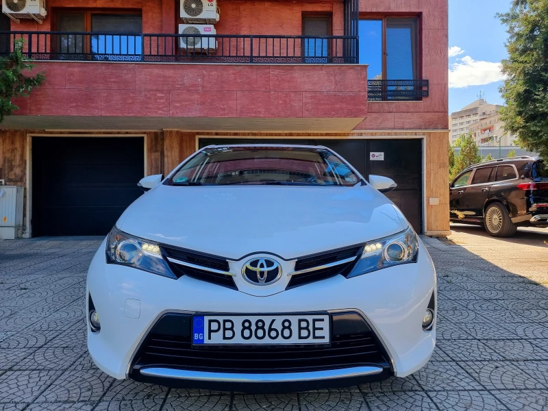 Toyota Auris * 1.6* 132PS* Multimedia* Kamera, снимка 2 - Автомобили и джипове - 47452890