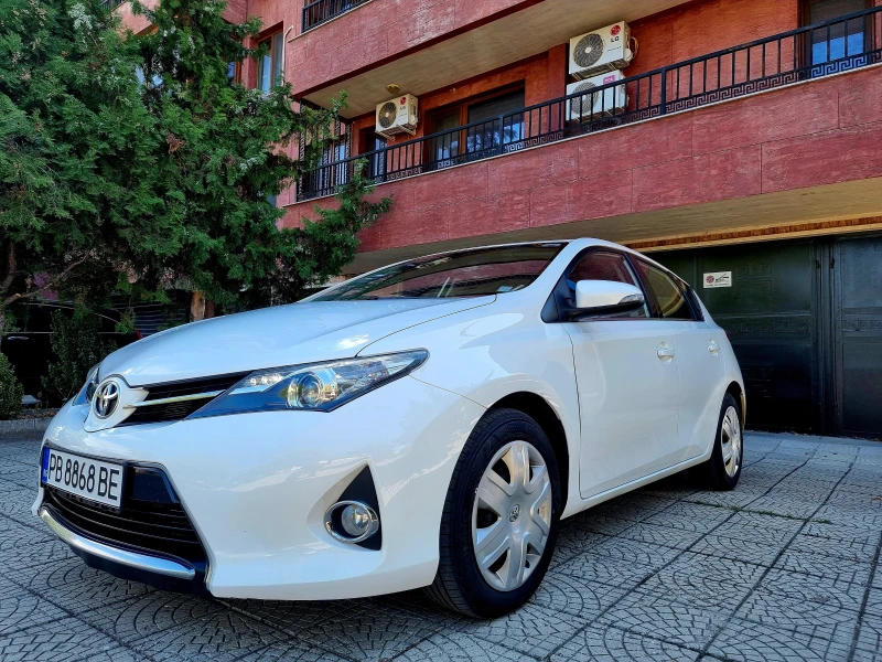 Toyota Auris * 1.6* 132PS* Multimedia* Kamera, снимка 1 - Автомобили и джипове - 47452890