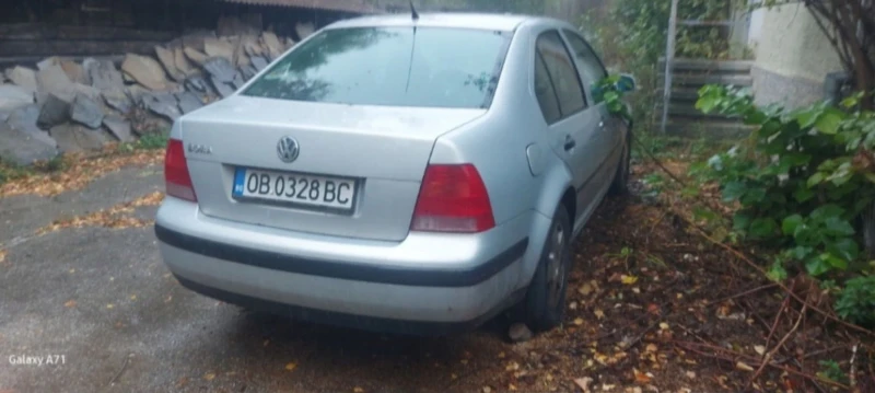 VW Bora 1.6i, снимка 3 - Автомобили и джипове - 47779857