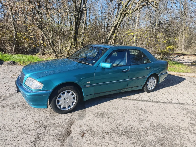 Mercedes-Benz C 180, снимка 7 - Автомобили и джипове - 52525789