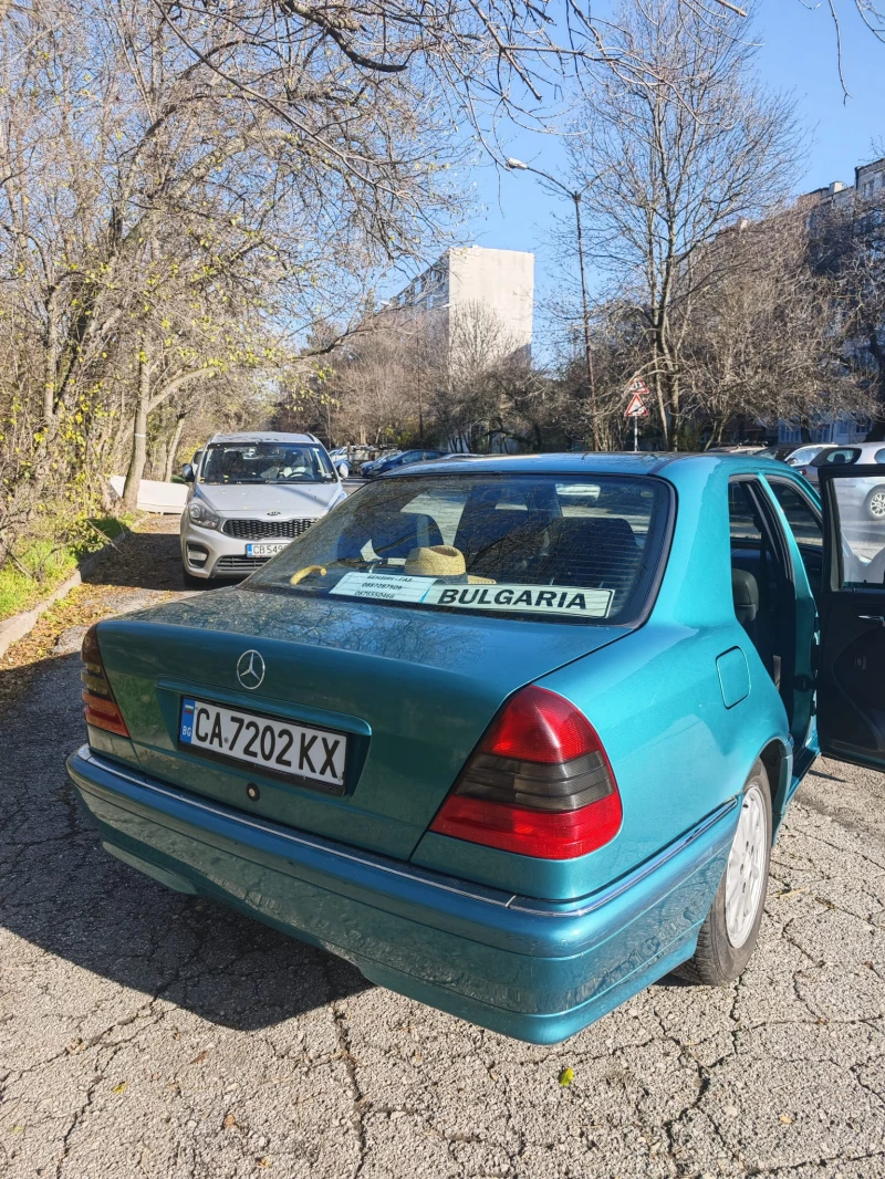 Mercedes-Benz C 180, снимка 8 - Автомобили и джипове - 52525789