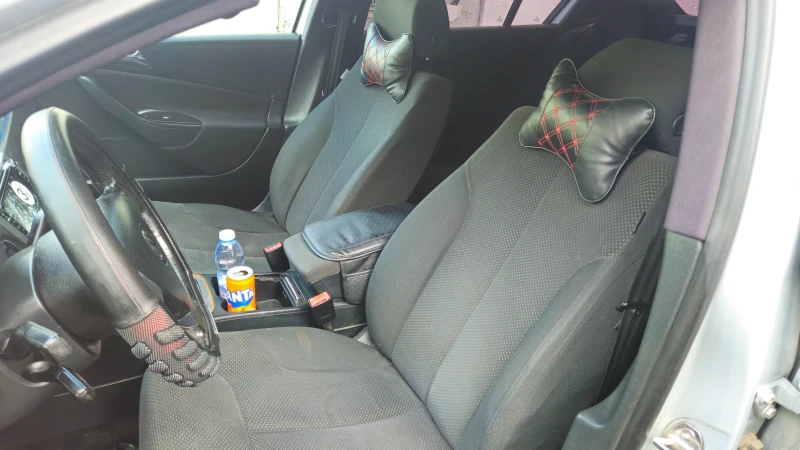 VW Passat, снимка 12 - Автомобили и джипове - 52657359