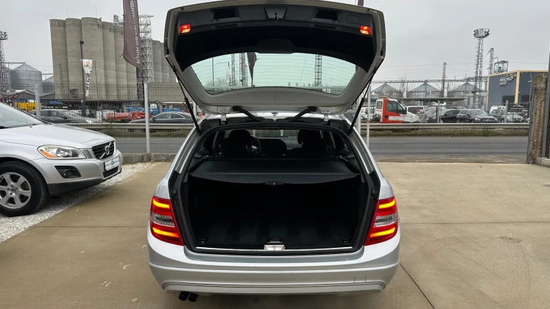 Mercedes-Benz C 220  120к.внос Италия! Автомат! Топ състояние!, снимка 17 - Автомобили и джипове - 53213559