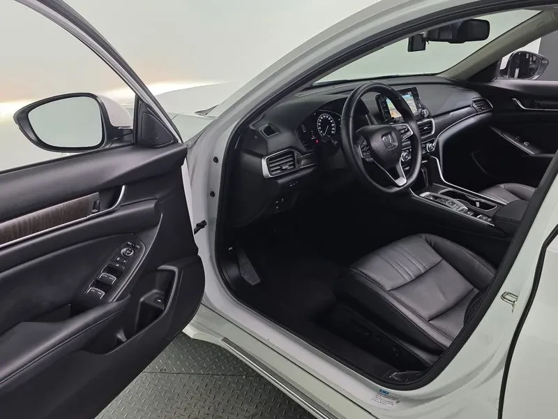 Honda Accord 2.0 Hybrid Ex-L, снимка 10 - Автомобили и джипове - 56068610