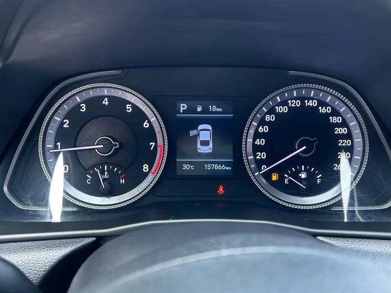 Hyundai Sonata  2.0 Premium, снимка 11 - Автомобили и джипове - 56295322