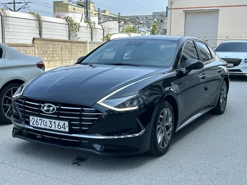 Hyundai Sonata  2.0 Premium, снимка 2 - Автомобили и джипове - 56295322