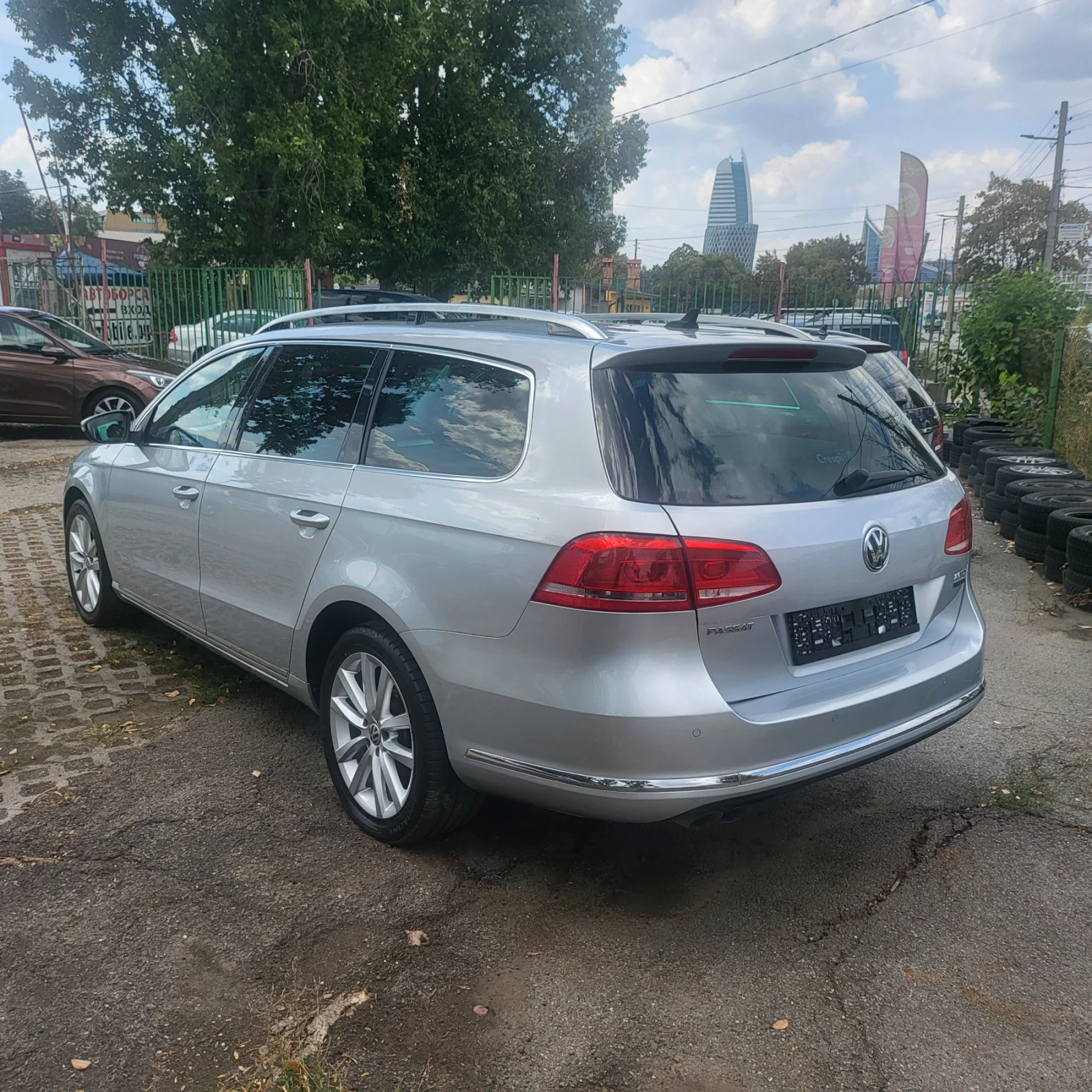 VW Passat 2.0TDI  HIGHLINE / FULL / TOP - Като Нова ! - изображение 2