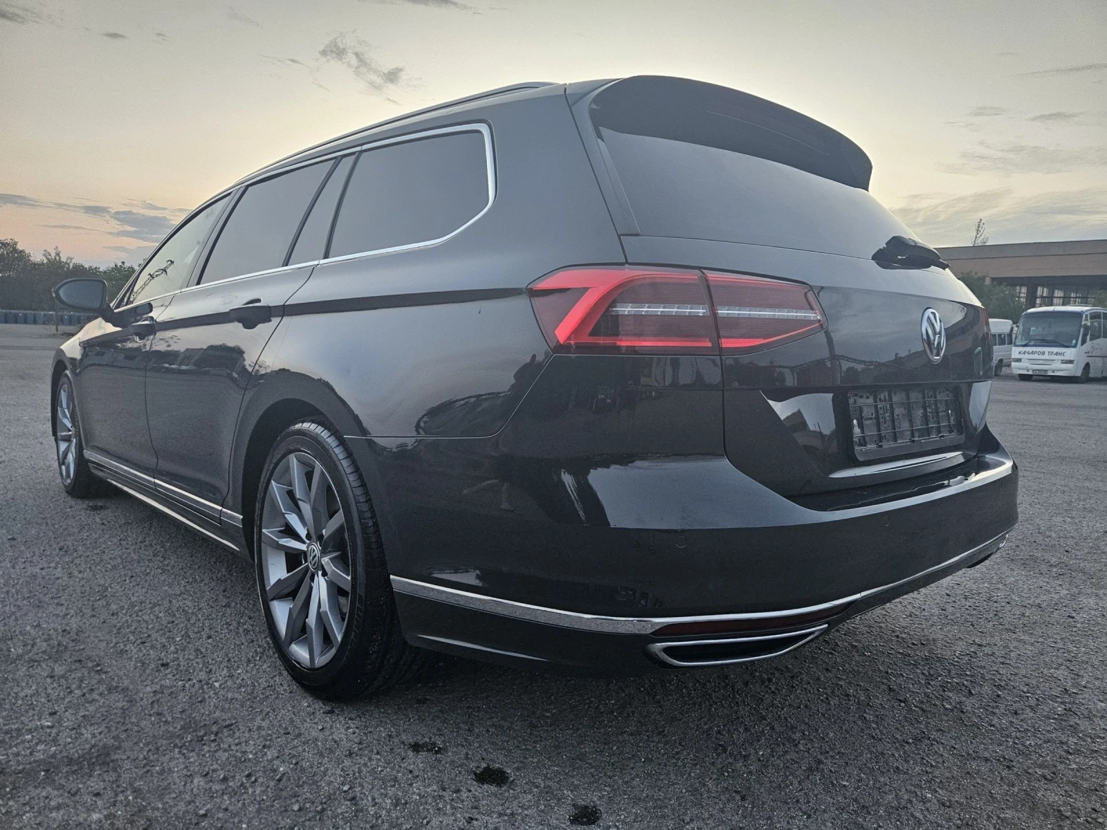 VW Passat 2.0 nardo grey R-line 240ps full - изображение 2