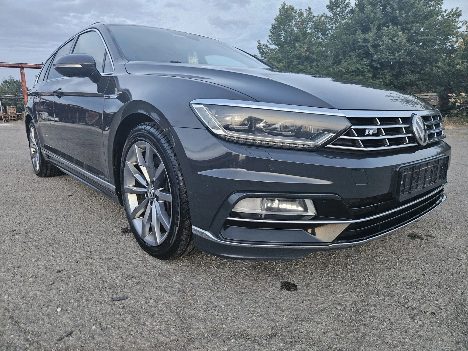 VW Passat 2.0 nardo grey R-line 240ps full - изображение 5