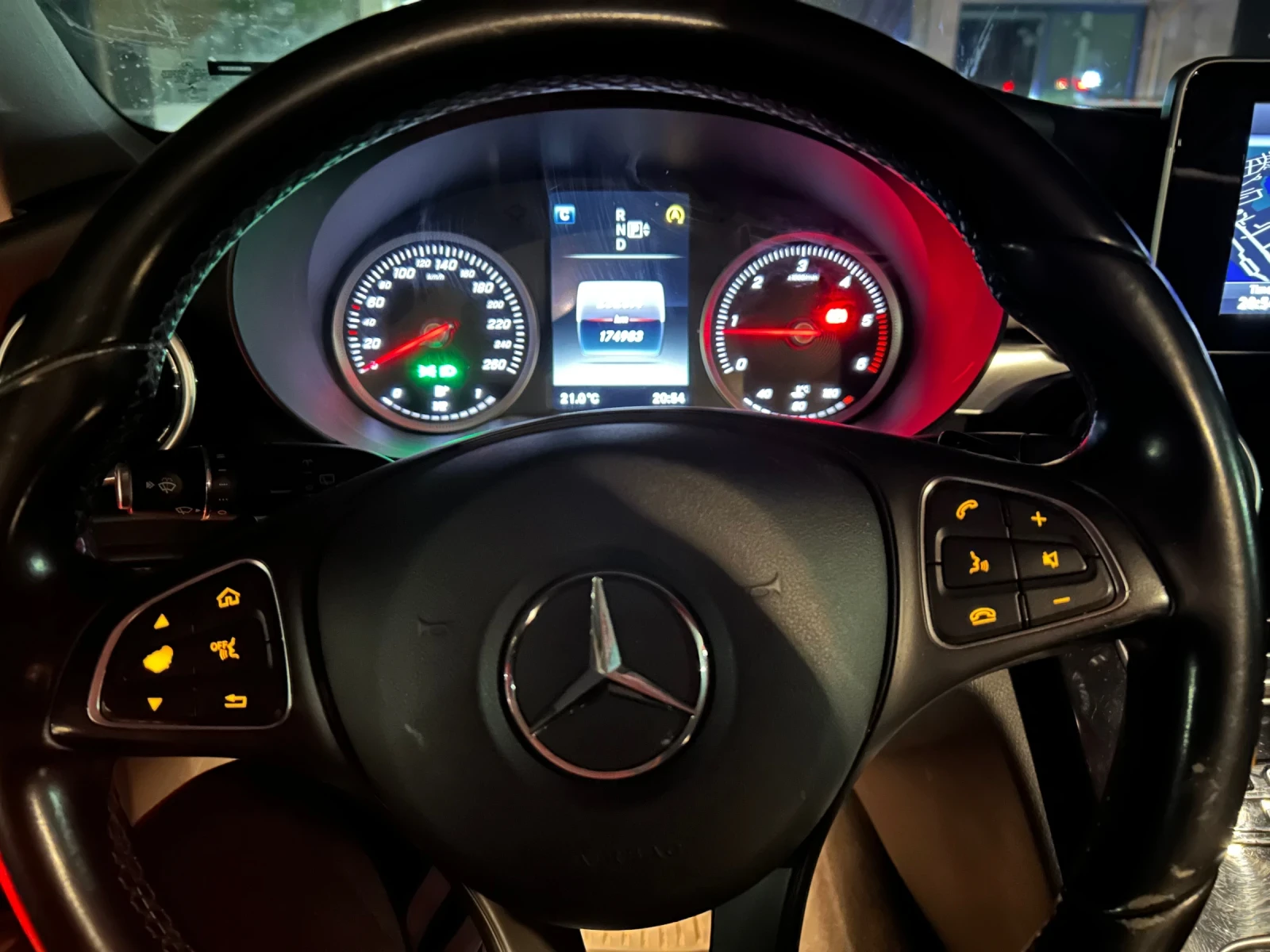Mercedes-Benz C 220 2.0 - изображение 3