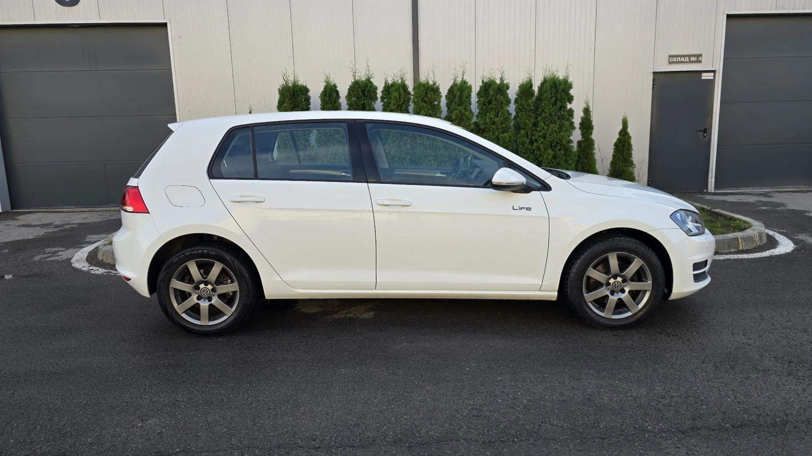 VW Golf 1.4i 122k.c* Автоматик* Keyless* ACC* F1* ЛИЗИНГ*  - изображение 4