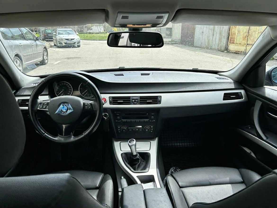 BMW 320, снимка 9 - Автомобили и джипове - 54171119