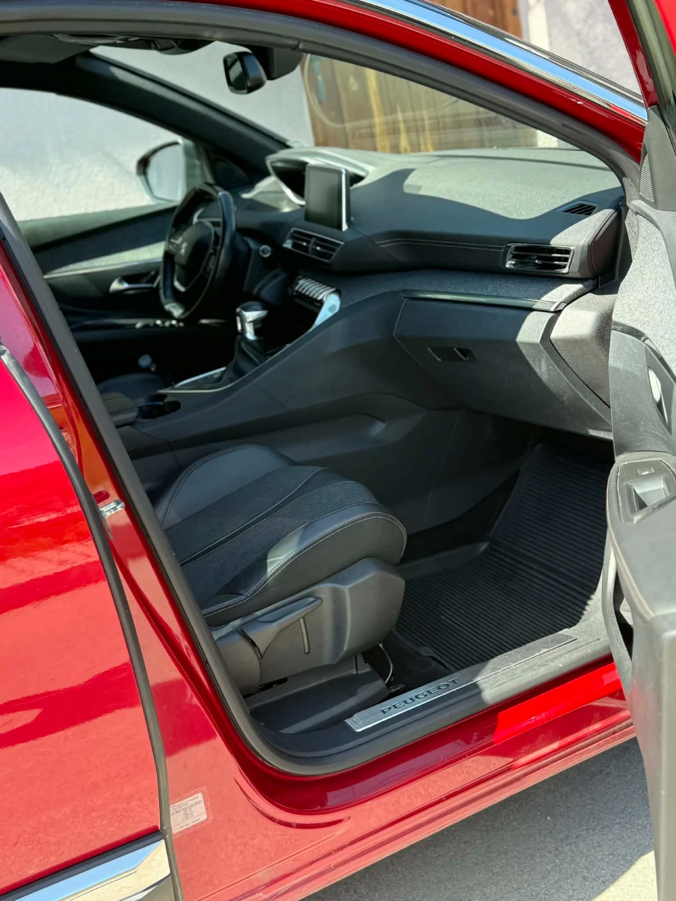 Peugeot 3008 1, 5 BlueHdi, снимка 5 - Автомобили и джипове - 54303776