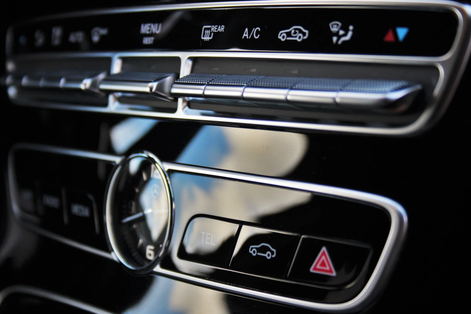 Mercedes-Benz E 220 AMG, снимка 7 - Автомобили и джипове - 54412217