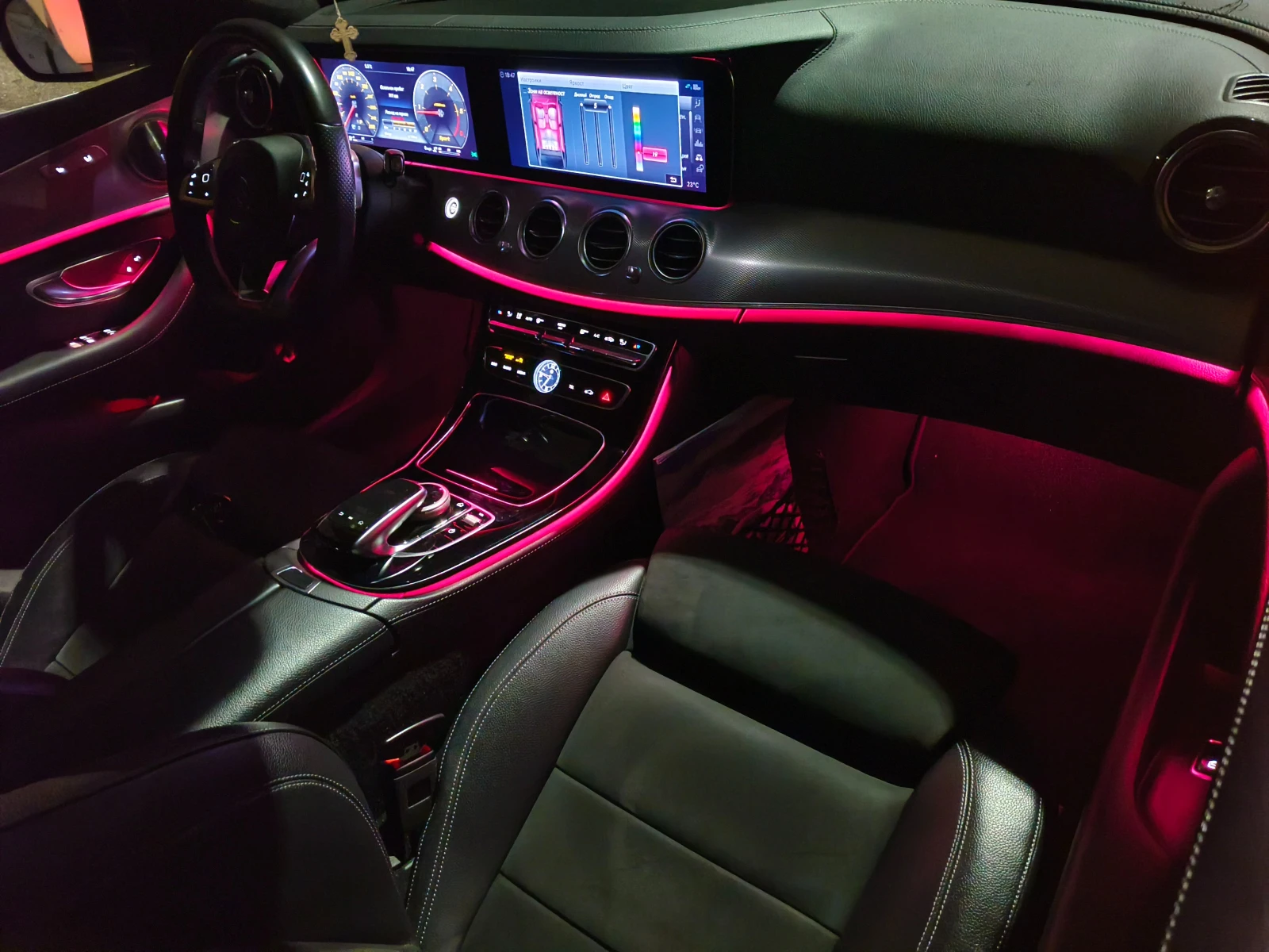 Mercedes-Benz E 220 AMG, снимка 13 - Автомобили и джипове - 54412217