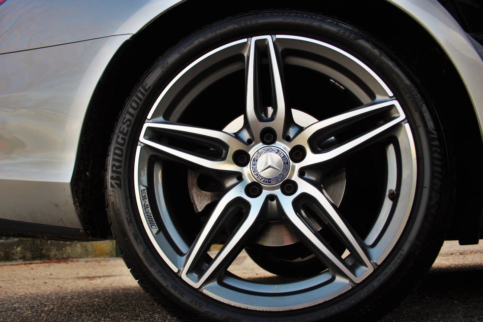 Mercedes-Benz E 220 AMG, снимка 14 - Автомобили и джипове - 54412217