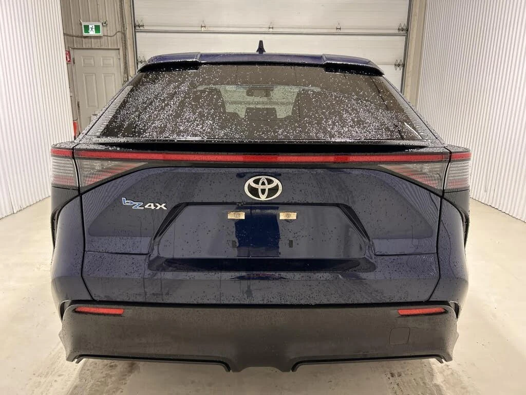 Toyota bZ4X LE* ПОДГРЕВ* КАМЕРА* ПАНОРАМА* CARPLAY* KEYLESS* , снимка 6 - Автомобили и джипове - 54453051