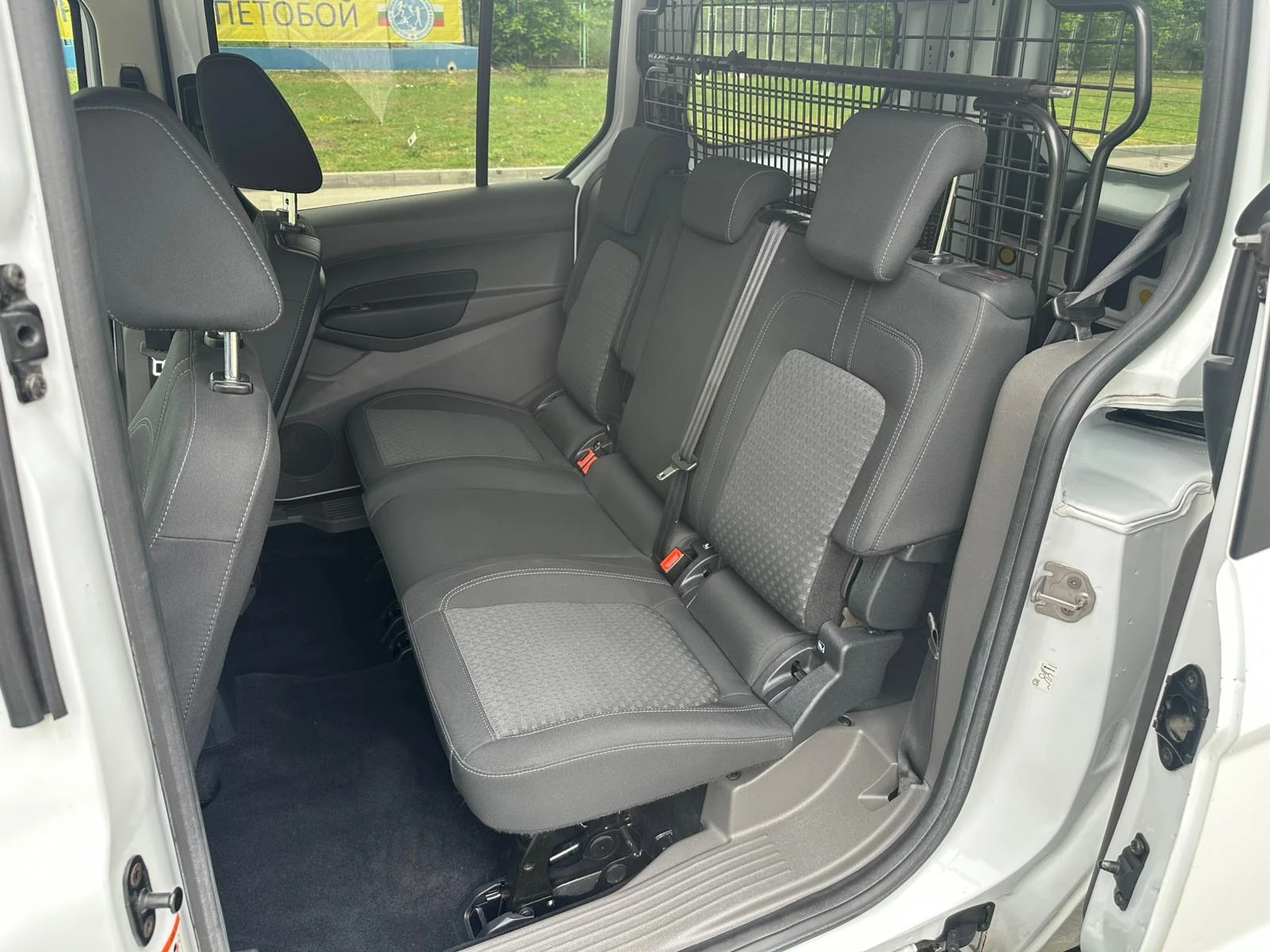 Ford Connect Transit Connect* 1.5d* 5 местен* Климатик , снимка 11 - Автомобили и джипове - 54638824