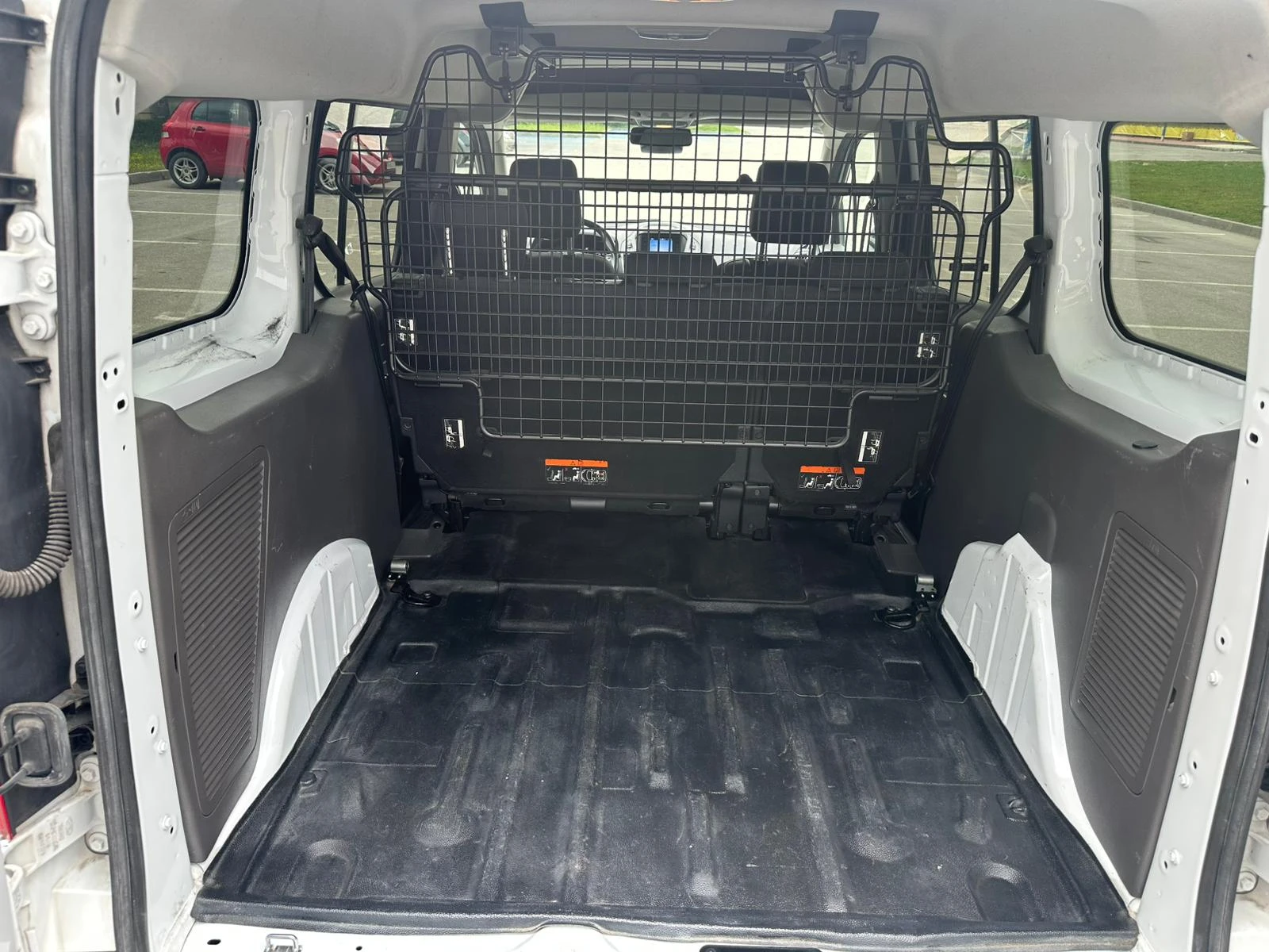 Ford Connect Transit Connect* 1.5d* 5 местен* Климатик , снимка 13 - Автомобили и джипове - 54638824