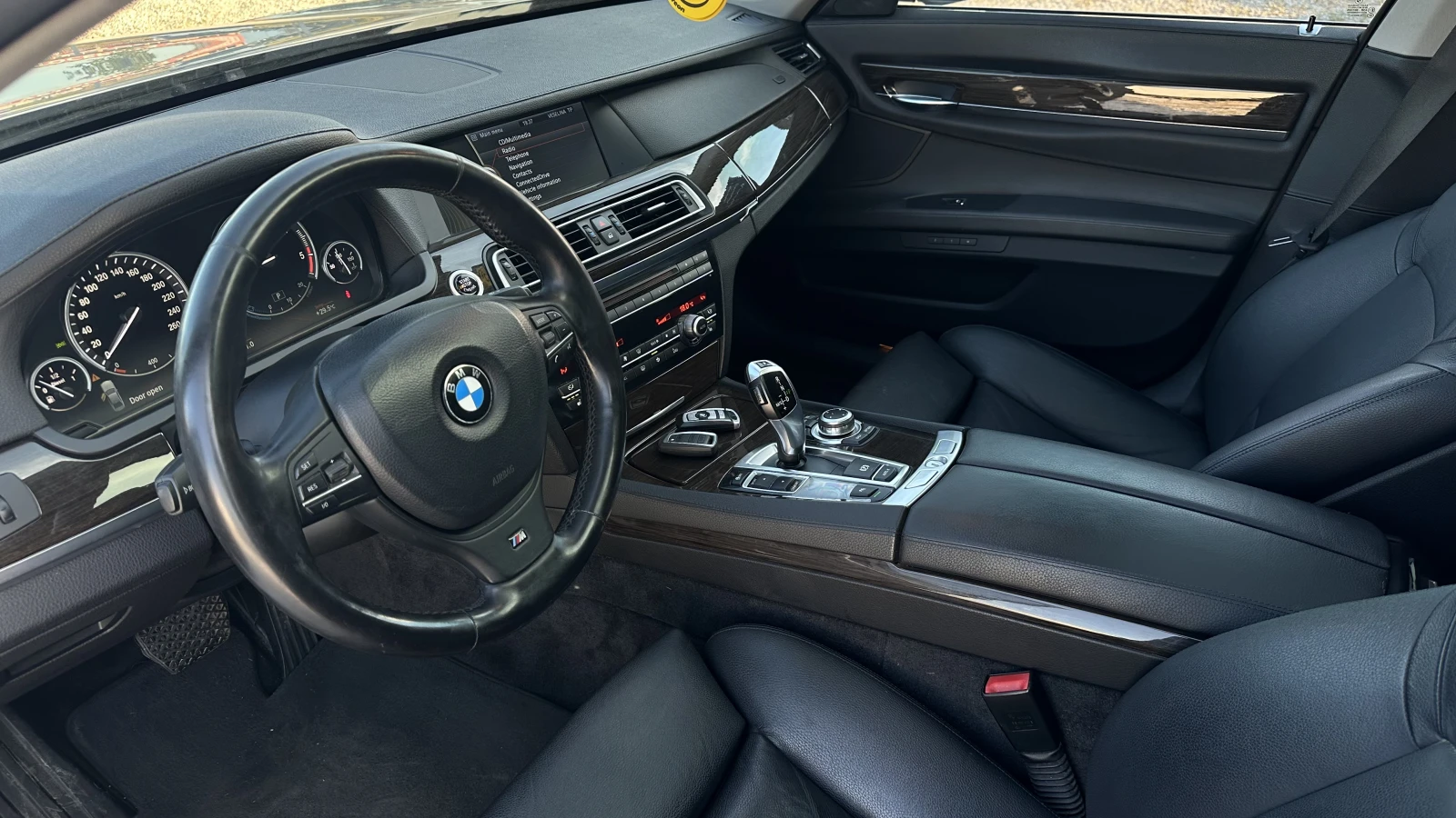BMW 730 ПОДГРЕВ| ВАКУМ| FULL| 2 КОМПЛЕКТА ГУМИ| ОБСЛУЖЕНА, снимка 9 - Автомобили и джипове - 54839142