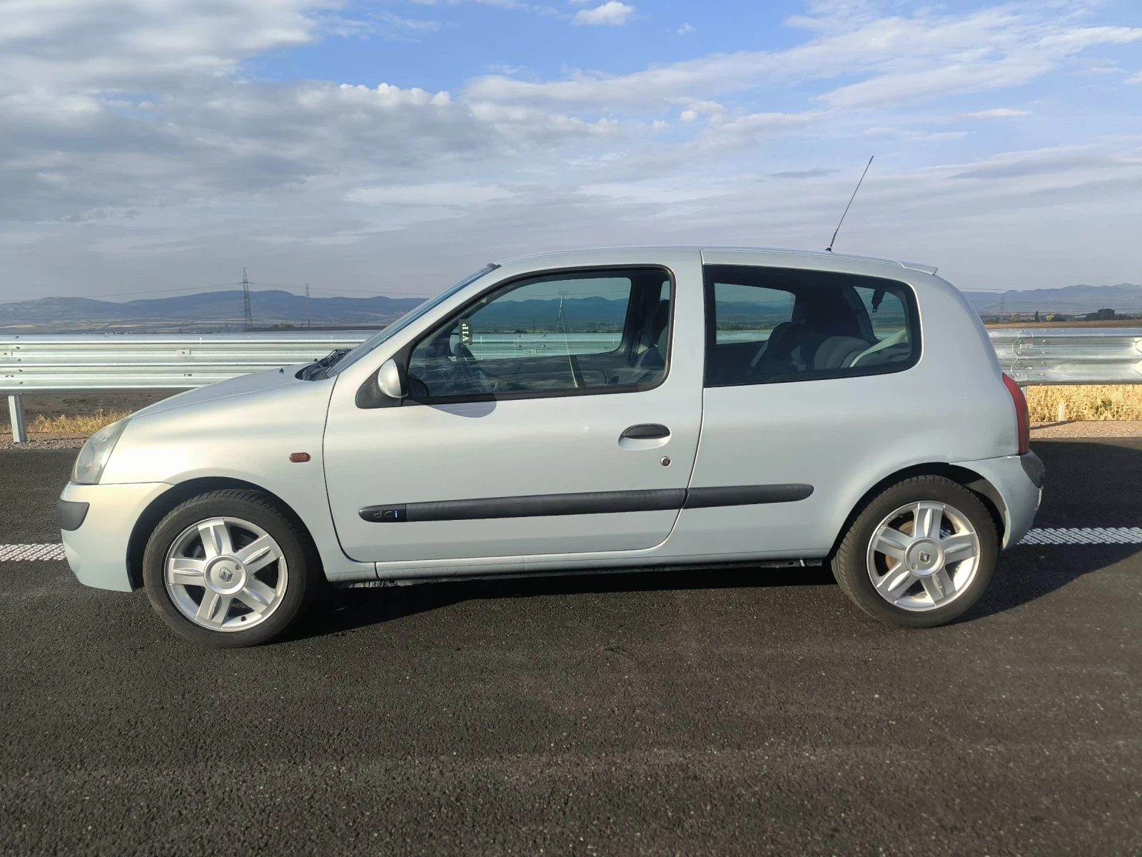 Renault Clio 1.5 DCI 82кс, снимка 3 - Автомобили и джипове - 54898609