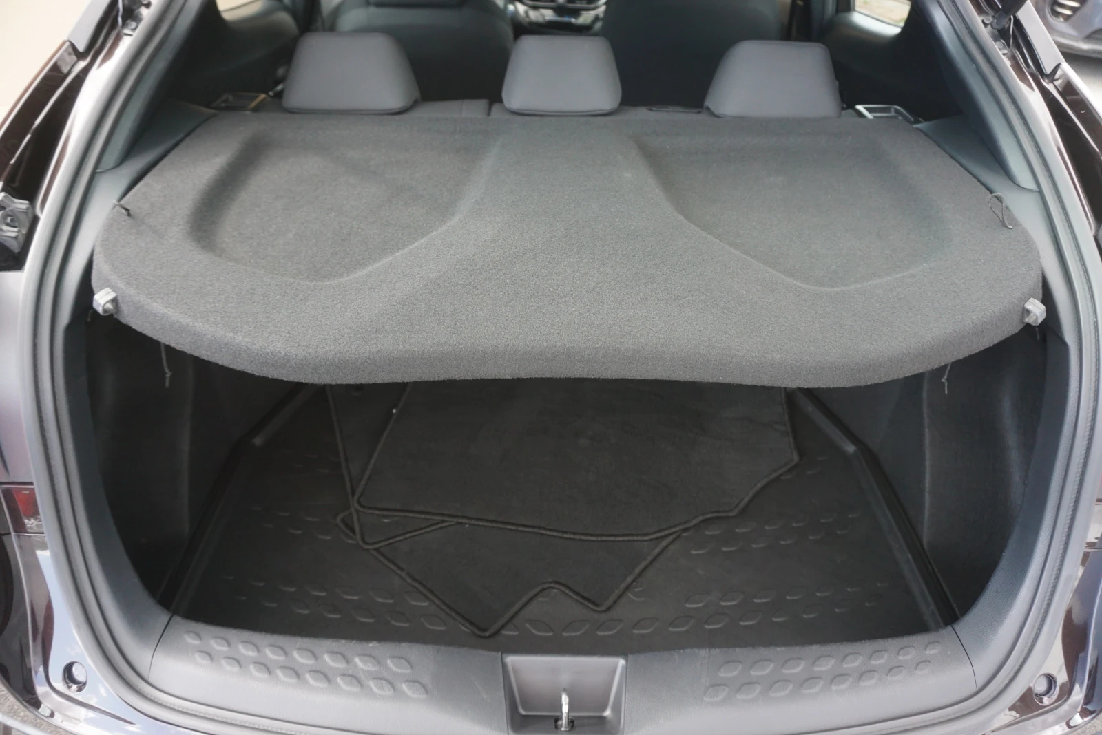 Toyota C-HR, снимка 10 - Автомобили и джипове - 54945618