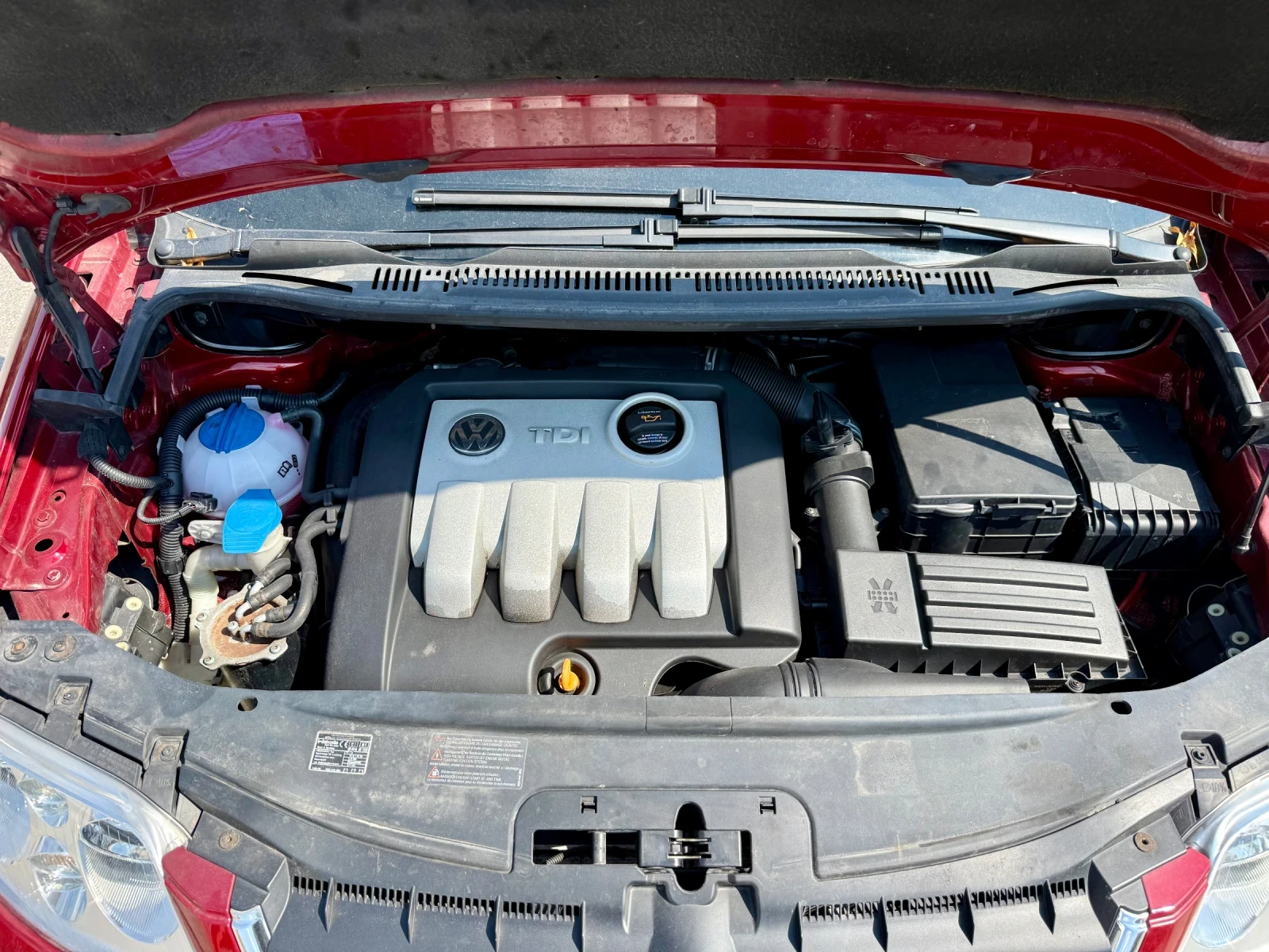 VW Touran 1.9TDI/ 105кс./ 6скр. ОТЛИЧЕН, снимка 15 - Автомобили и джипове - 55561637
