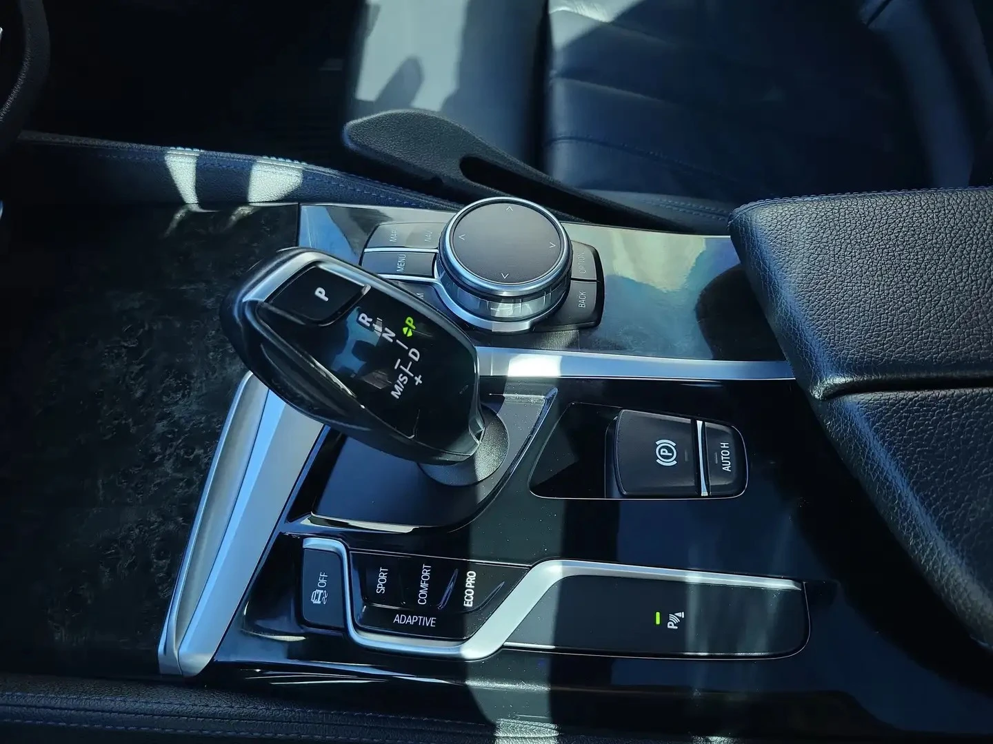 BMW 550 M xDrive Premium pkg ЦЕНА ДО БЪЛГАРИЯ АВТОКРЕДИТ, снимка 16 - Автомобили и джипове - 55900879