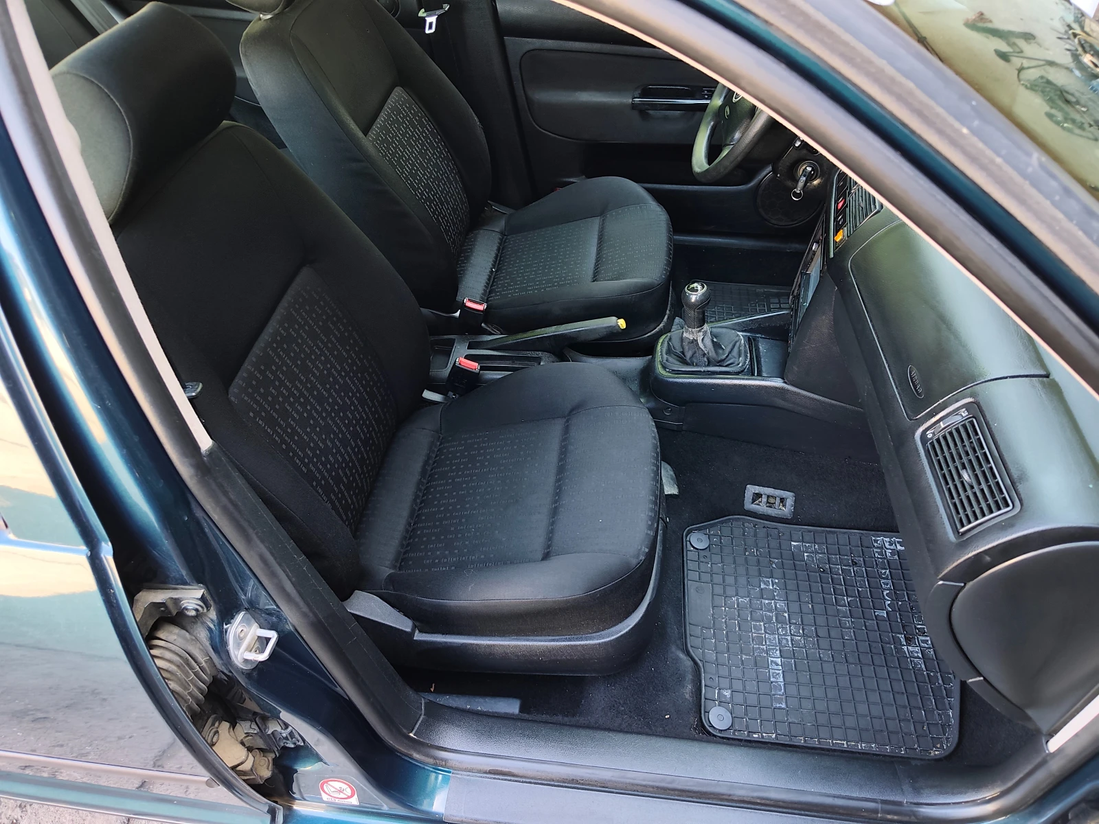 VW Golf 1.9TDI 101к.с., снимка 12 - Автомобили и джипове - 55952241