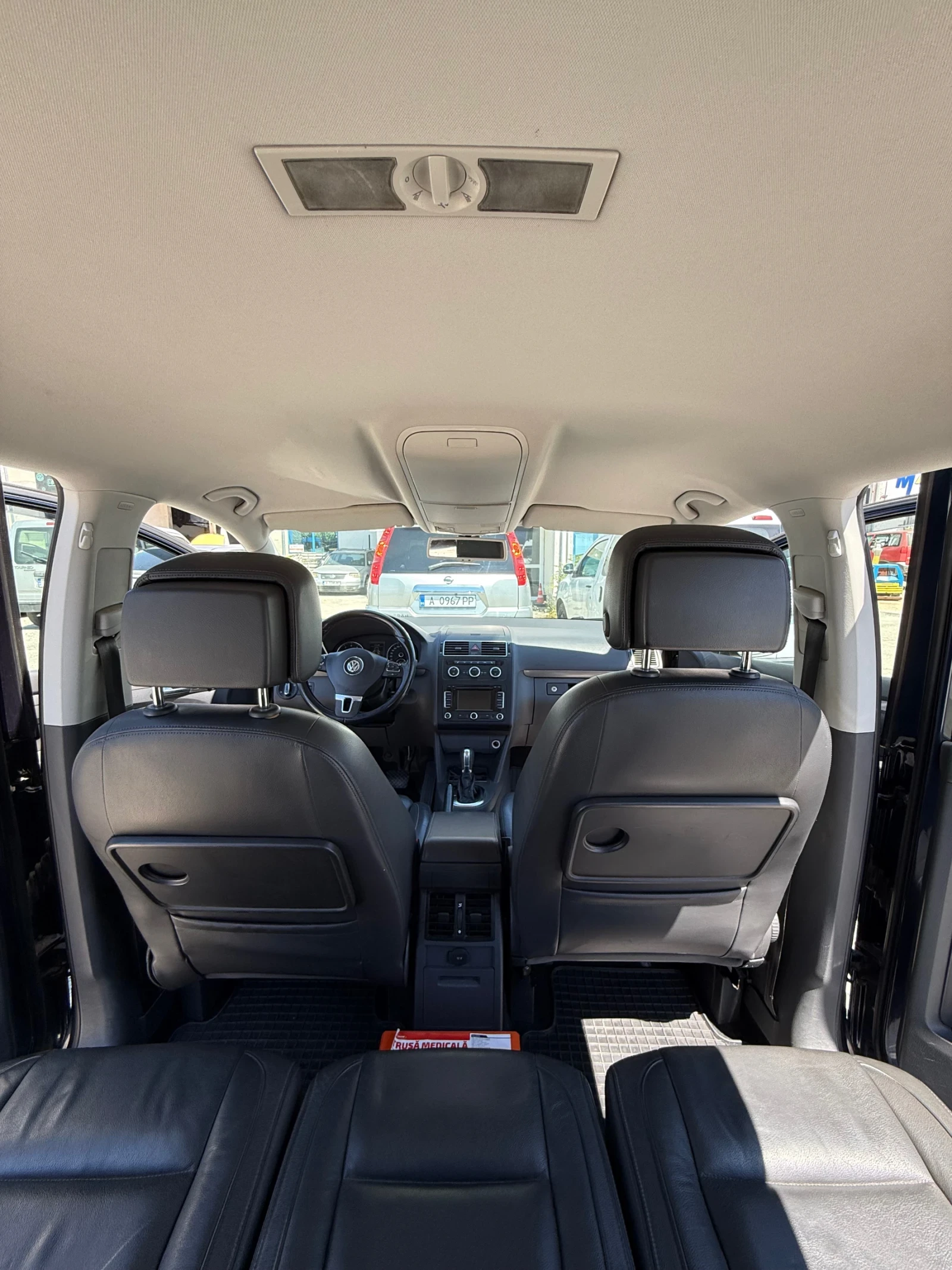VW Touran Highline, снимка 10 - Автомобили и джипове - 56016944