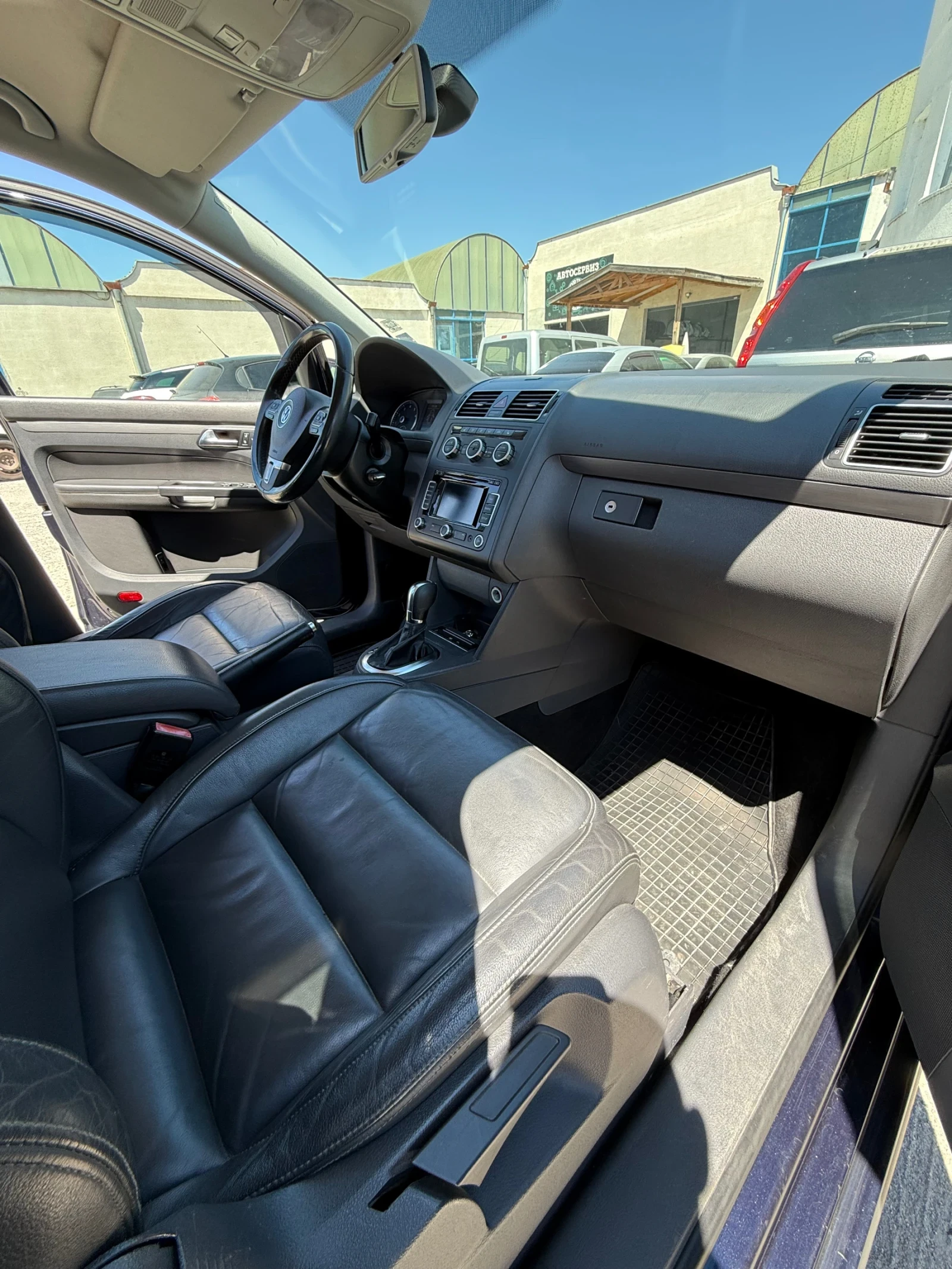 VW Touran Highline, снимка 8 - Автомобили и джипове - 56016944
