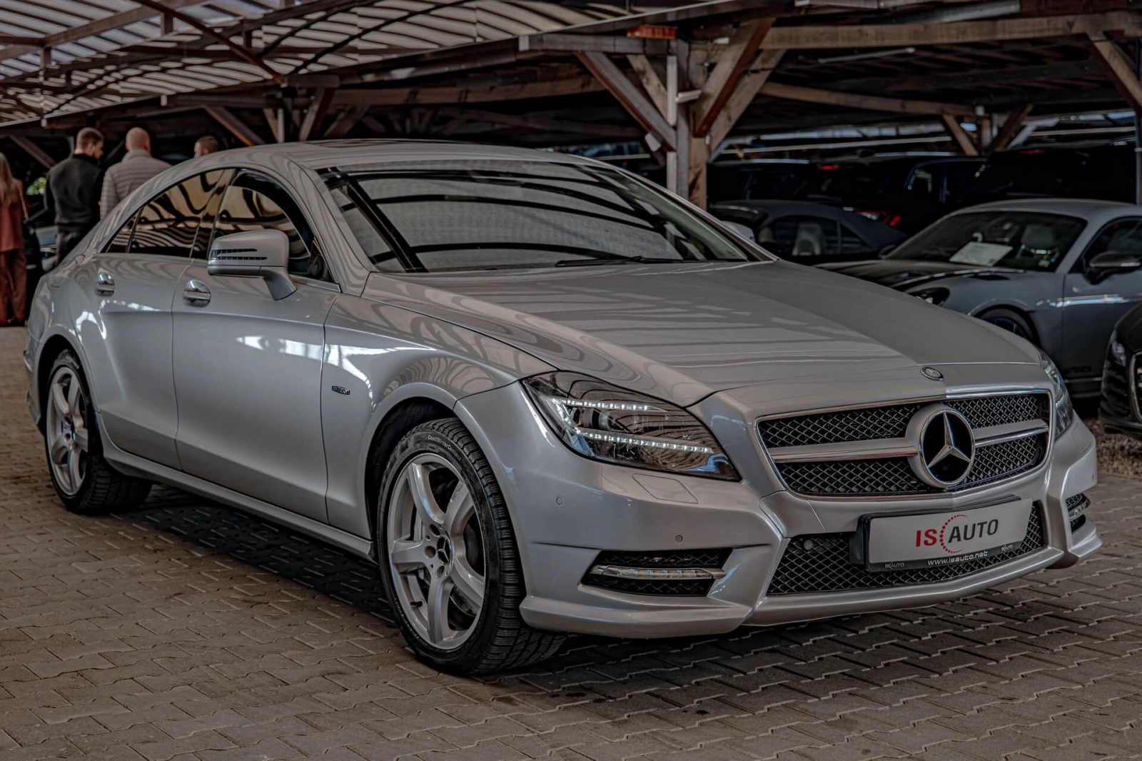Mercedes-Benz CLS 500 4Matic/Air Matic/Камера/Подгрев/Алкантар/Шибедах, снимка 3 - Автомобили и джипове - 56219291