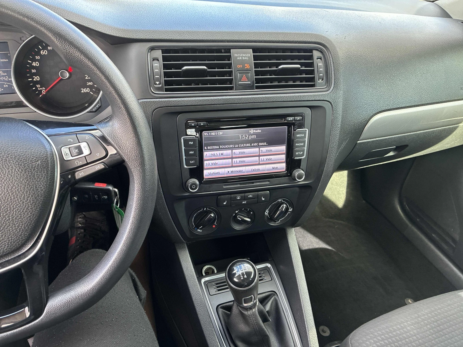 VW Jetta 4dr 2.0L Man, снимка 9 - Автомобили и джипове - 56523649