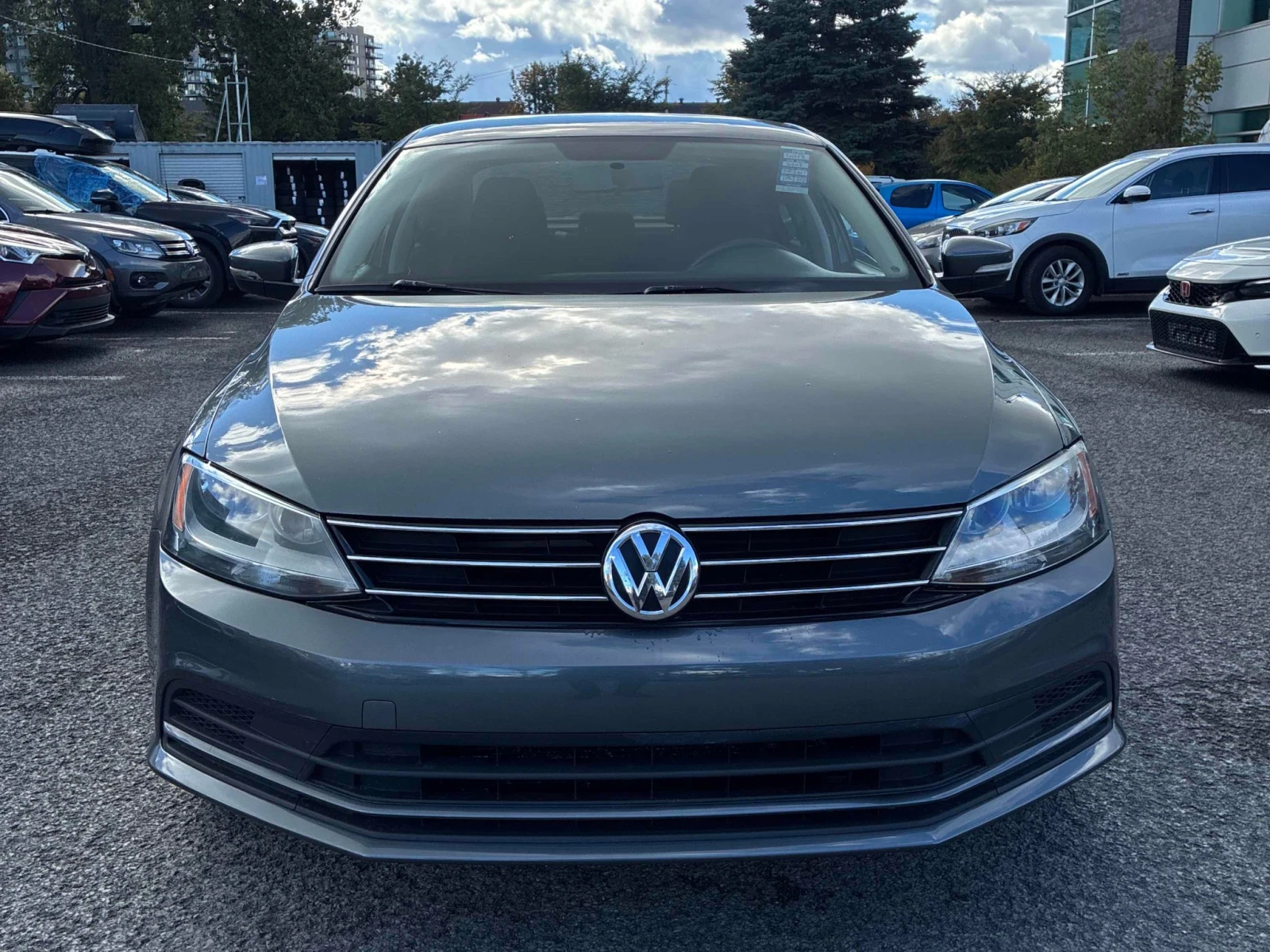 VW Jetta 4dr 2.0L Man, снимка 6 - Автомобили и джипове - 56523649