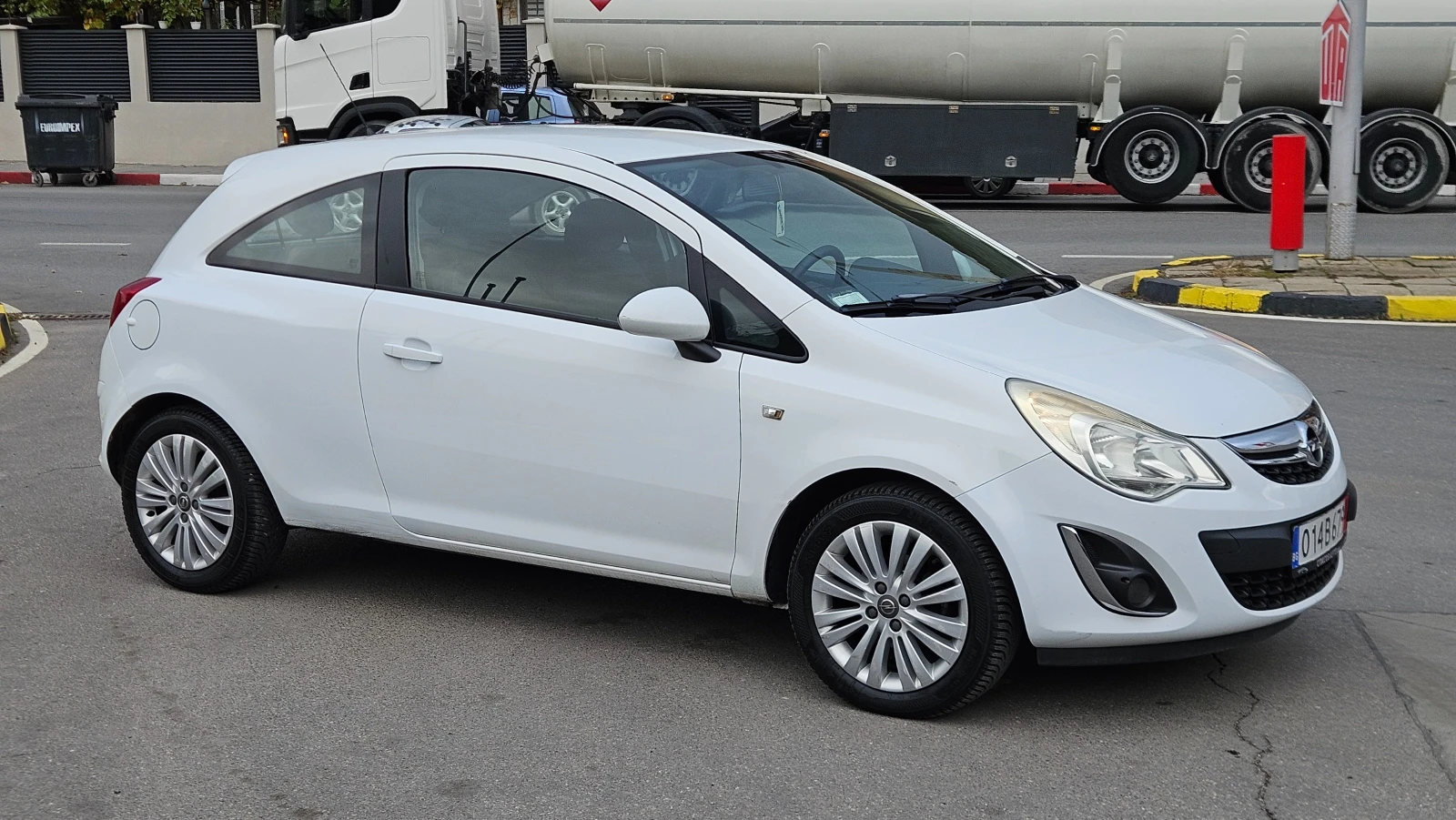 Opel Corsa 1.3 CDTI FACELIFT/KLIMA/Euro5B, снимка 8 - Автомобили и джипове - 56741723