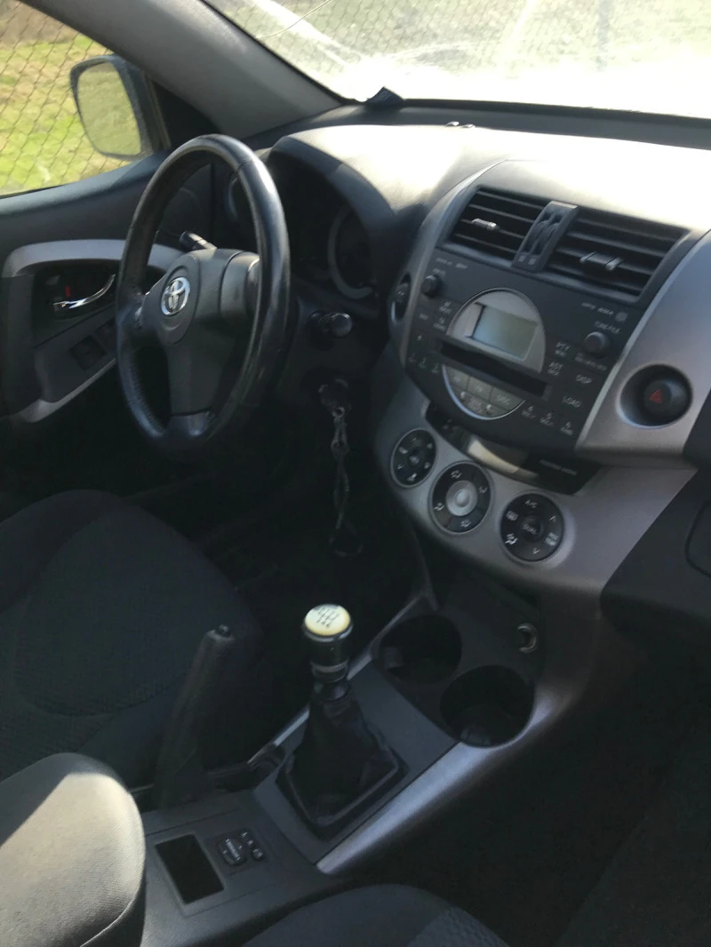 Toyota Rav4 2.2D4D 136ks, снимка 4 - Автомобили и джипове - 47491953