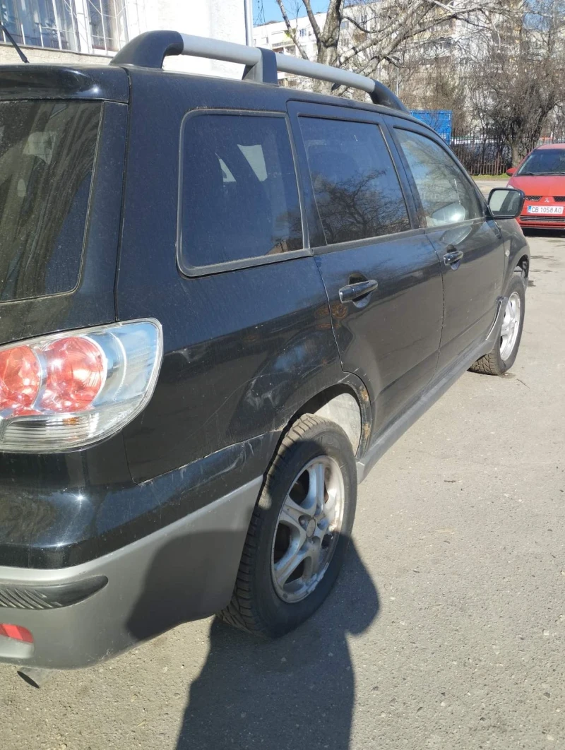 Mitsubishi Outlander 2.0 4WD, снимка 11 - Автомобили и джипове - 49105367