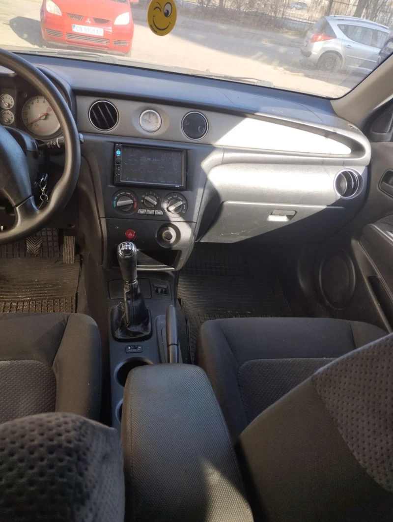 Mitsubishi Outlander 2.0 4WD, снимка 7 - Автомобили и джипове - 49105367