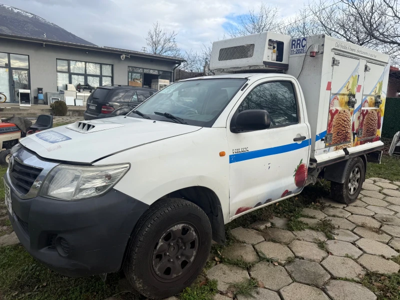 Toyota Hilux Хладилна, снимка 3 - Автомобили и джипове - 53021437