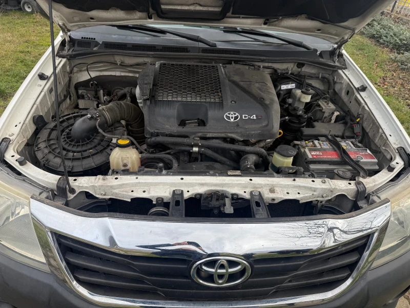 Toyota Hilux Хладилна, снимка 9 - Автомобили и джипове - 53021437