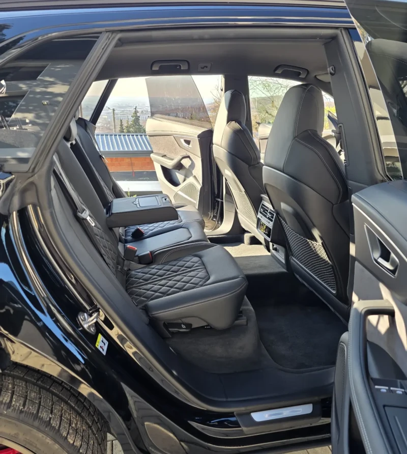 Audi SQ8 4.0 V8 TFSI, снимка 13 - Автомобили и джипове - 53145272