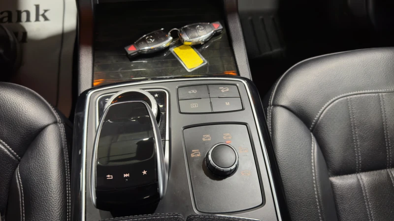 Mercedes-Benz GLE 400 AMG PK| 360| LANE ASSIST| 9G-TRONIK| HARMAN| PANO|, снимка 11 - Автомобили и джипове - 53189511