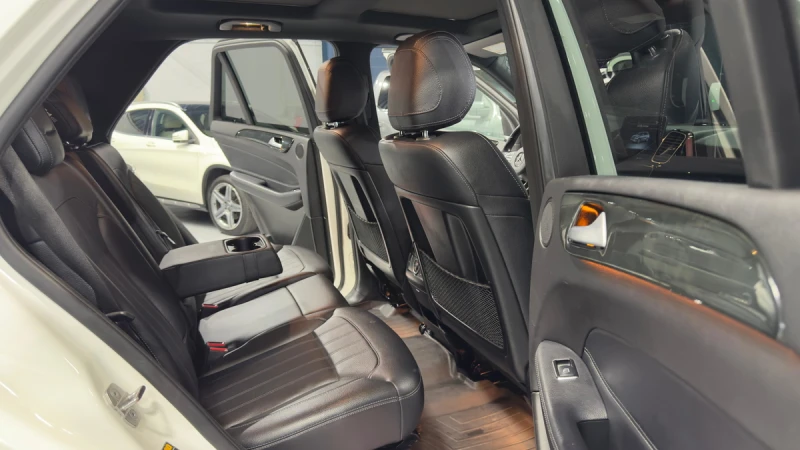 Mercedes-Benz GLE 400 AMG PK| 360| LANE ASSIST| 9G-TRONIK| HARMAN| PANO|, снимка 14 - Автомобили и джипове - 53189511