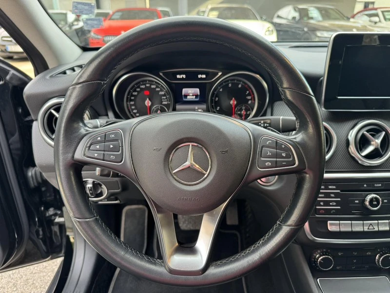 Mercedes-Benz GLA 220 4matic, снимка 9 - Автомобили и джипове - 54205933