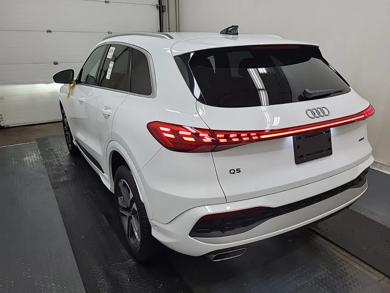 Audi Q5 * CARFAX * АВТО КРЕДИТ * ЦЕНА ДО БГ! - изображение 4