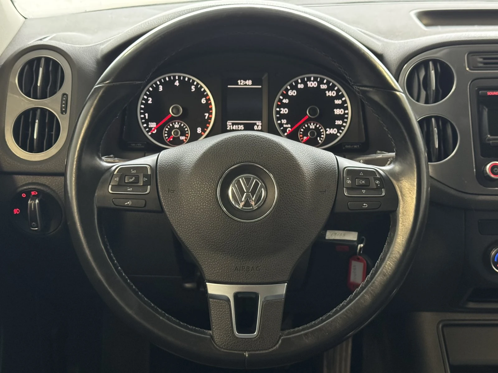 VW Tiguan  2.0TSI 4X4 - изображение 10