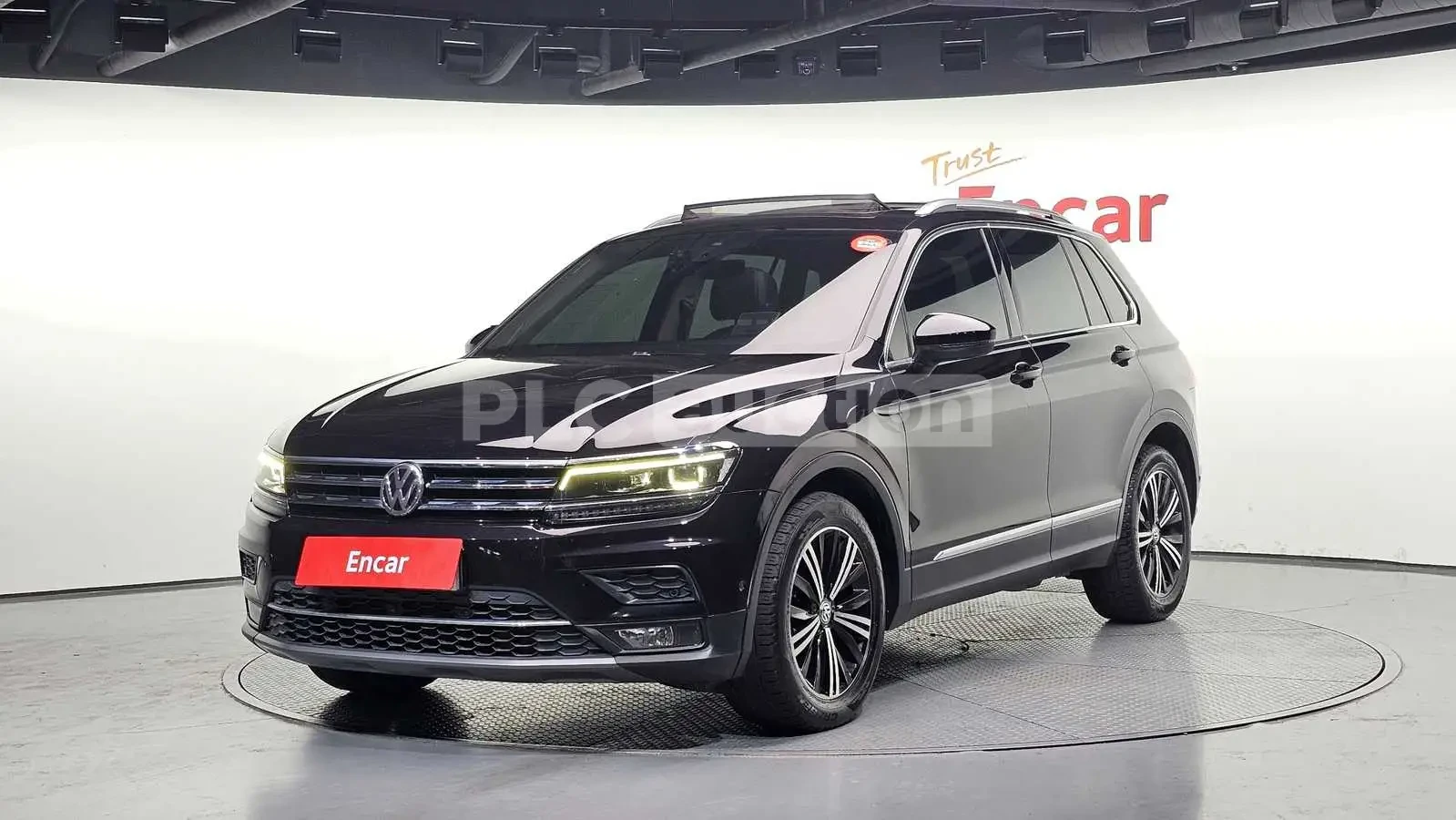 VW Tiguan R-LINE| DSG| HuD| ПАНО| ПОДГРЕВ|  | Auto.bg — изображение 1