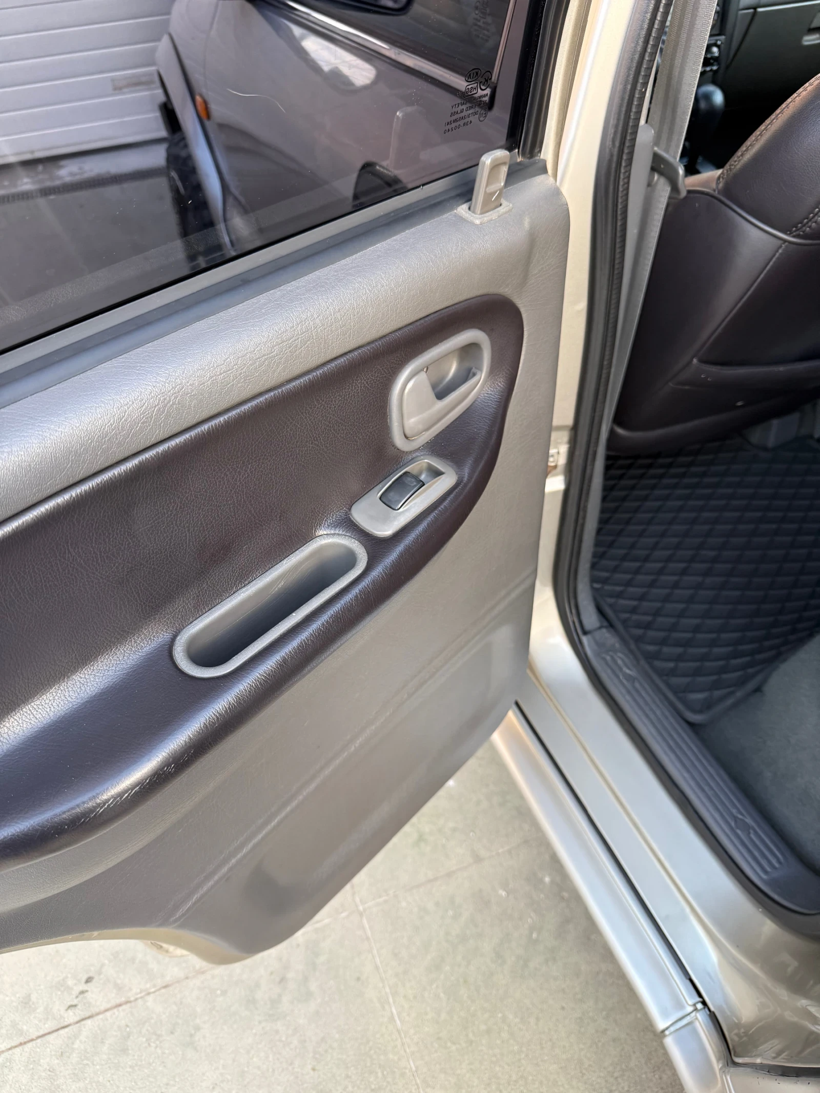 Kia Sportage 2.0 (128 кс), снимка 11 - Автомобили и джипове - 54230683