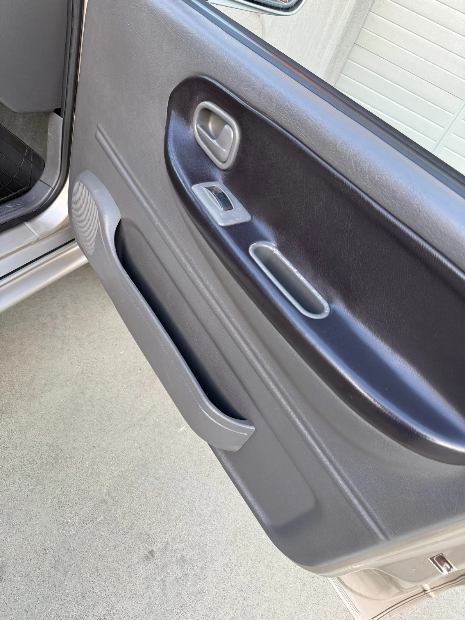 Kia Sportage 2.0 (128 кс), снимка 9 - Автомобили и джипове - 54230683